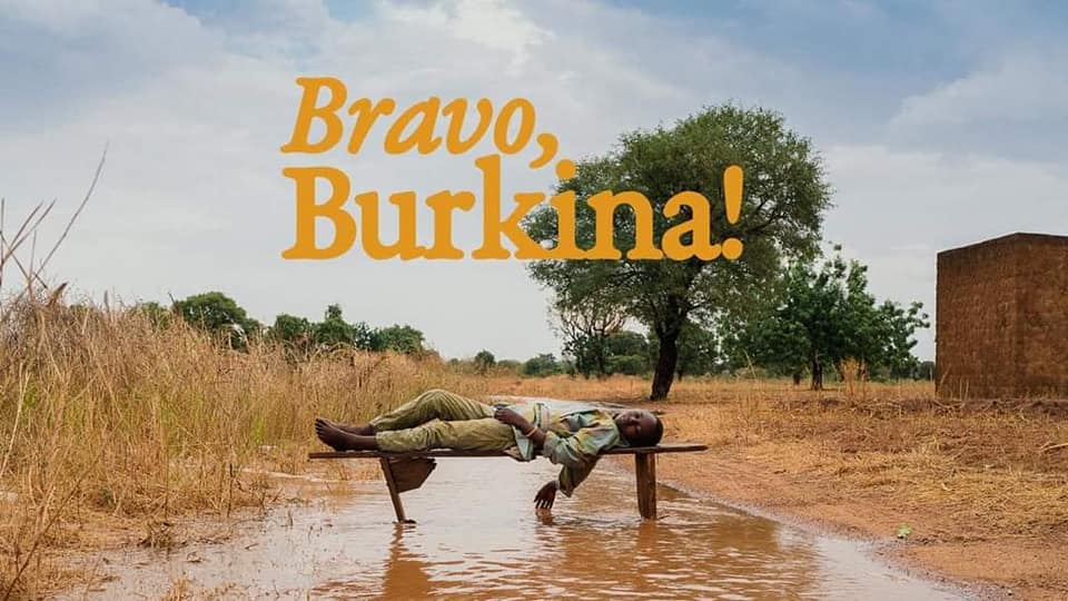 Article : Walé Oyejidé rend hommage au Burkina Faso à travers son film « Bravo, Burkina ! »